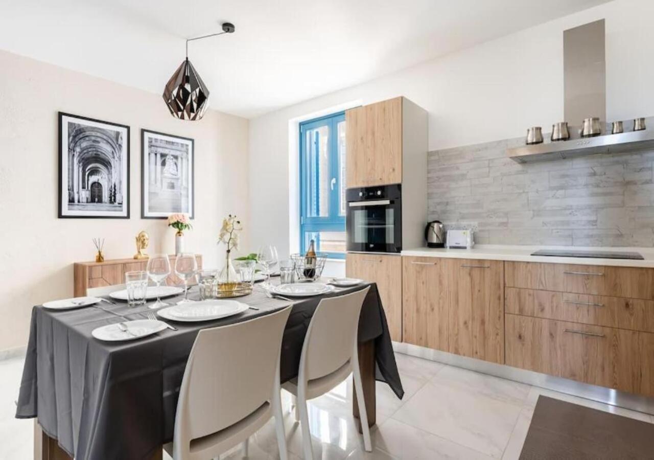 Sea View Luxury Apartment Brand New In La Valeta Exterior foto