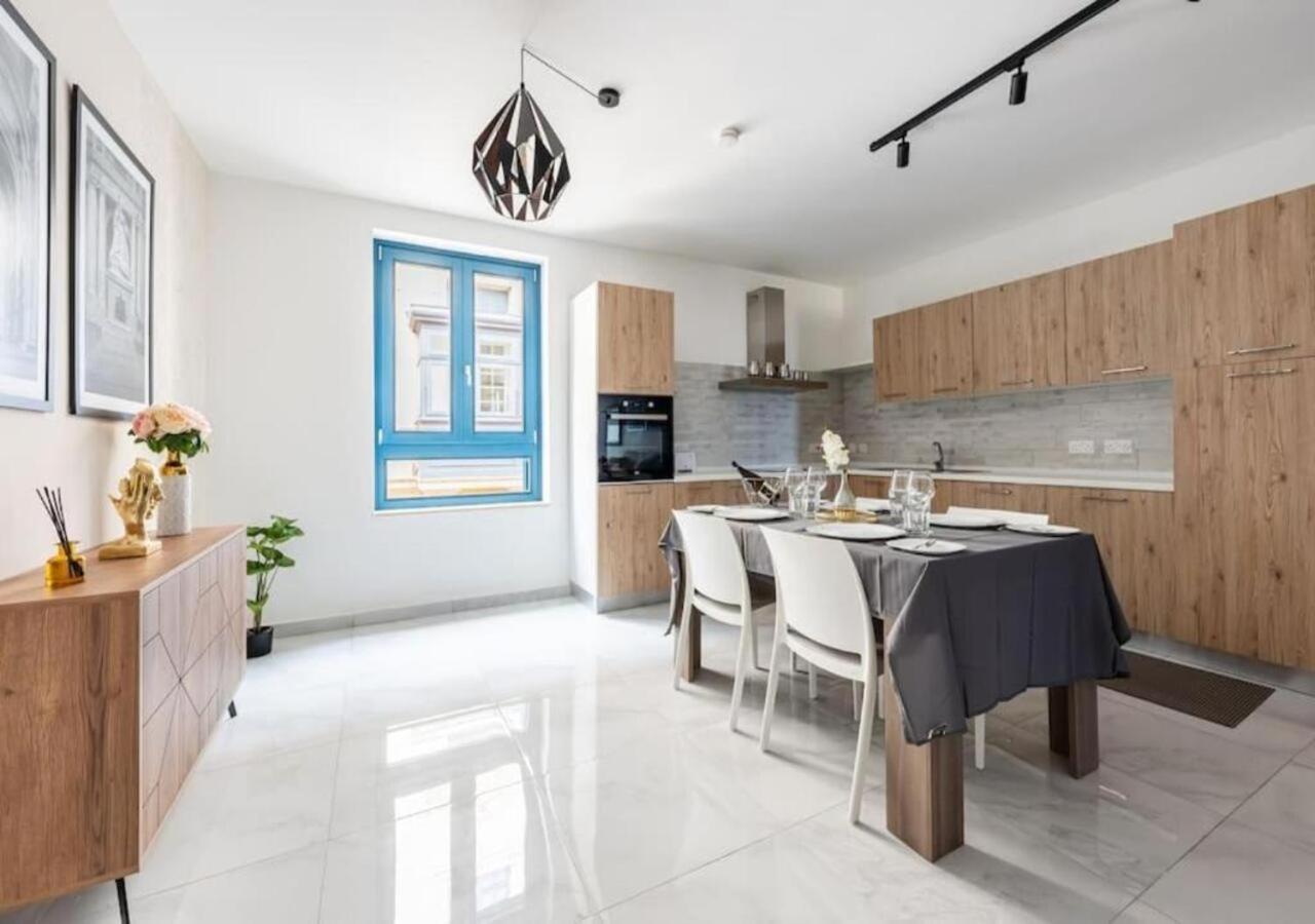 Sea View Luxury Apartment Brand New In La Valeta Exterior foto