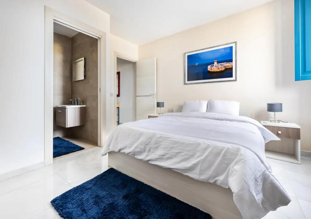 Sea View Luxury Apartment Brand New In La Valeta Exterior foto